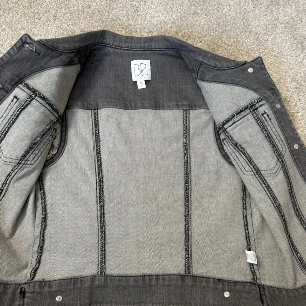 BP Women’s Gray Grey Denim Rock Rocker Biker Moto Studded Vest Jacket XS - Picture 3 of 4